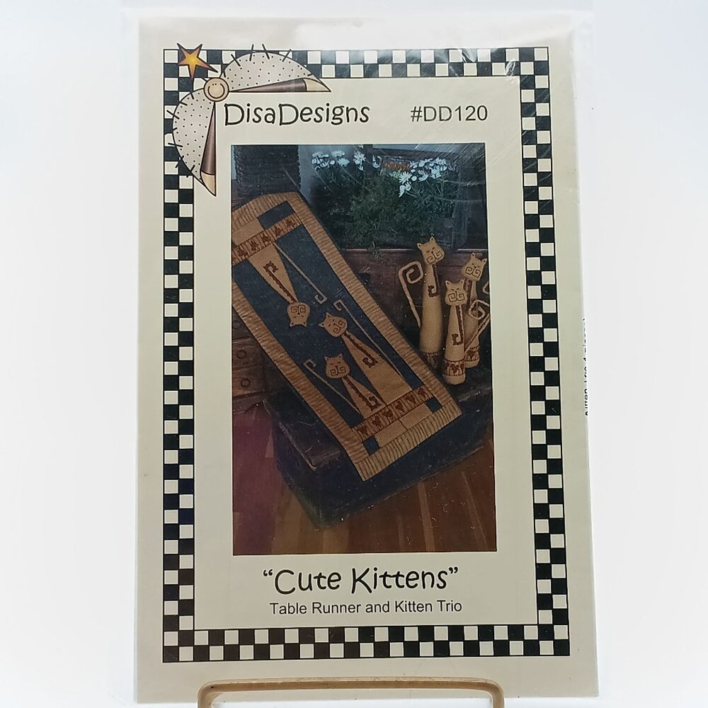 UNCUT Vintage Quilt Sewing Patterns, Cute Kittens Table Runner and Kitten Trio